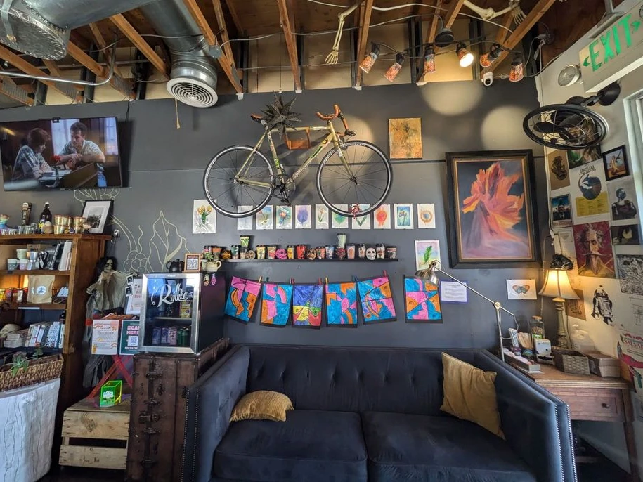 6 Grados Coffee Seating Area 2